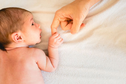 Descubra como a cirurgia intrauterina pode mudar a vida de bebês com mielomeningocele, oferecendo novas perspectivas desde o diagnóstico da espinha bífida.