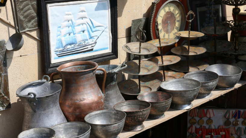 Erros de iniciantes no colecionismo de antiguidades analisados por Cristiane Ruon dos Santos.