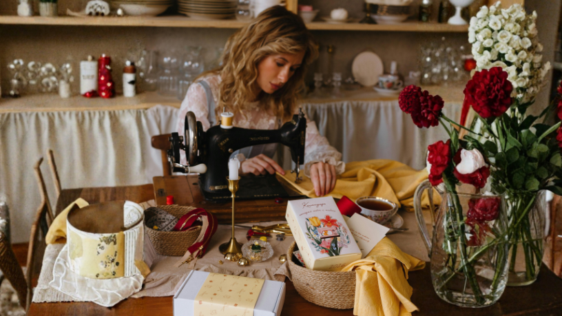Cristiane Ruon dos Santos alerta sobre erros comuns no colecionismo de antiguidades.