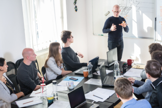 Vitor Barreto Moreira analisa a gestão em tempos de incerteza e liderança adaptável.