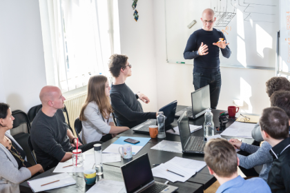 Vitor Barreto Moreira analisa a gestão em tempos de incerteza e liderança adaptável.