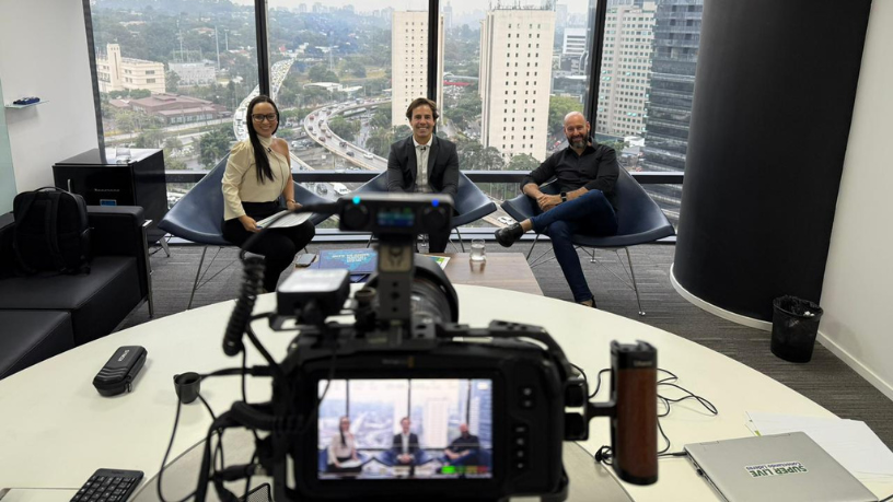 Ian dos Anjos Cunha explica por que a inovação contínua nos negócios se tornou uma estratégia essencial de sobrevivência em mercados cada vez mais competitivos.